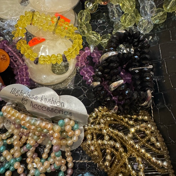 Bundle of beaded Bracelets hair clips Mystery box - Picture 3 of 4